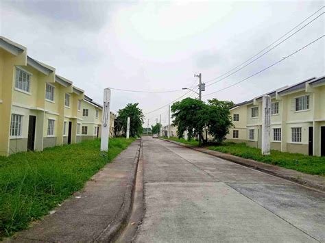 Townhouses in La Poblacion .